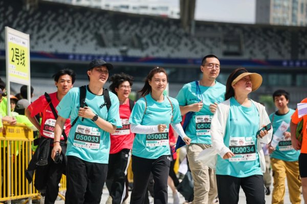 速速查 手握秘籍打卡潮流地标！上海城市定向赛贡献近8万人次客流，跑出体育促消费的加速度