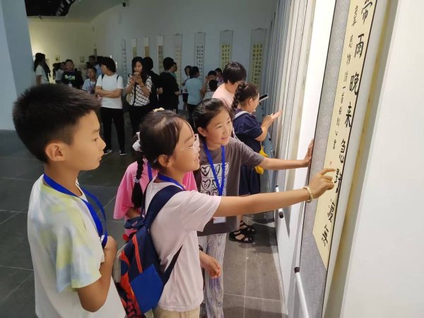 贝格富配资 第九届丹青少年中国书画大展在河北秦皇岛举行